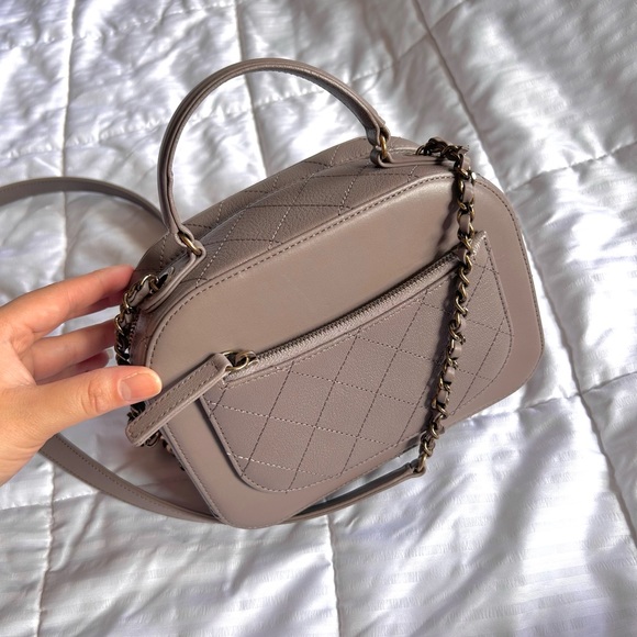 Chanel Coco Curve Vanity Case - Picture 6 of 12